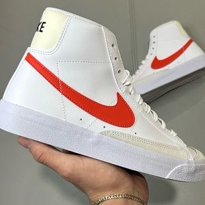 NWT NIKE BLAZER MID RED
